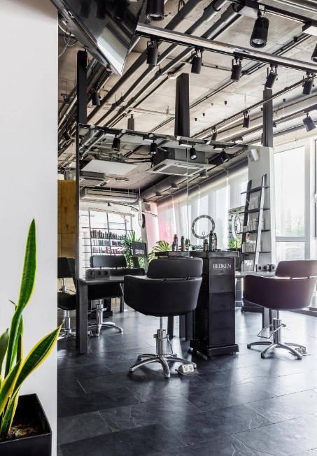 Салон красоты Redken loft в Краснодаре: Ногти, Стрижка, Волосы, Макияж, Брови, Ресницы,