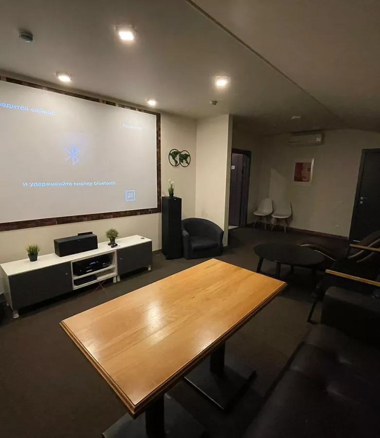 Антикинотеатр Chaplin Lounge House в Краснодаре: Кальян, Настольные игры, Игровые приставки, Антикинотеатр,