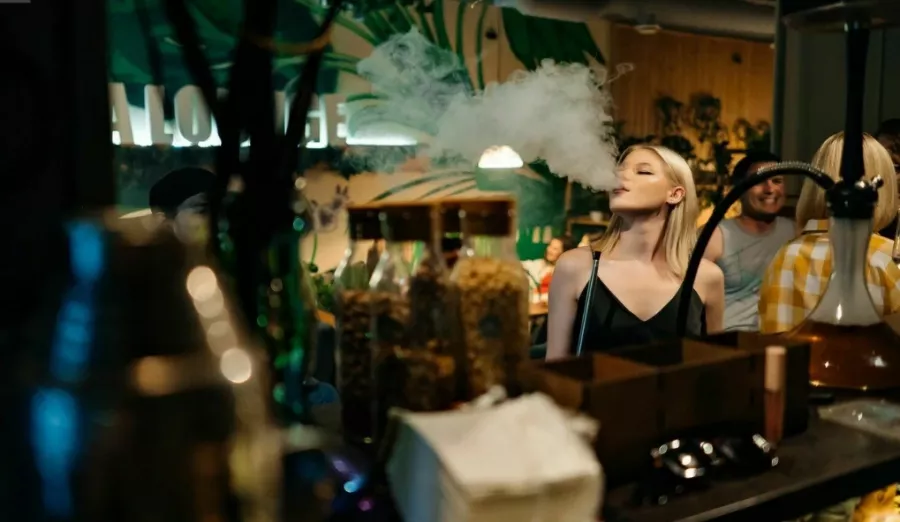 Кальян бар Мята Lounge на Кубанской набережной в Краснодаре: Кальян, Настольные игры, Игровые приставки,