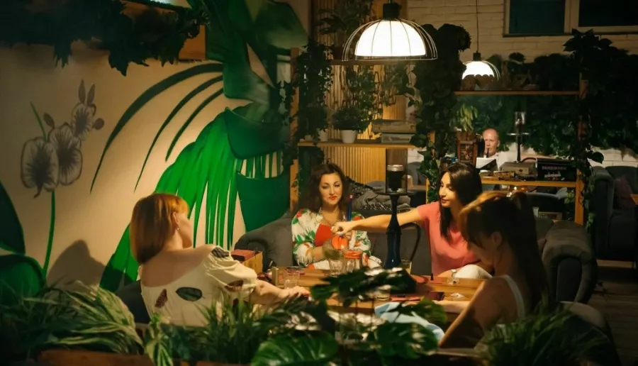Кальян бар Мята Lounge на Кубанской набережной в Краснодаре: Кальян, Настольные игры, Игровые приставки,