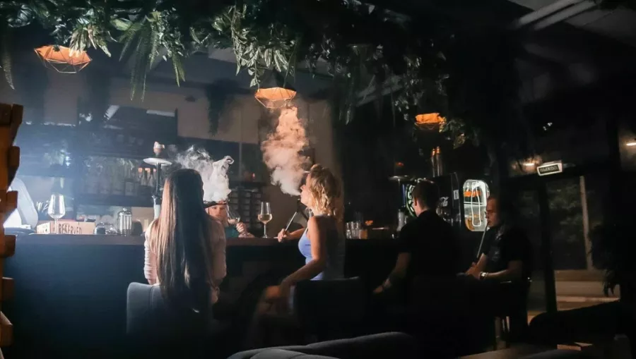 Кальян бар Мята Lounge на Кубанской набережной в Краснодаре: Кальян, Настольные игры, Игровые приставки,