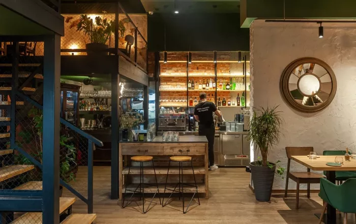 Ресторан "Лариса жарит"