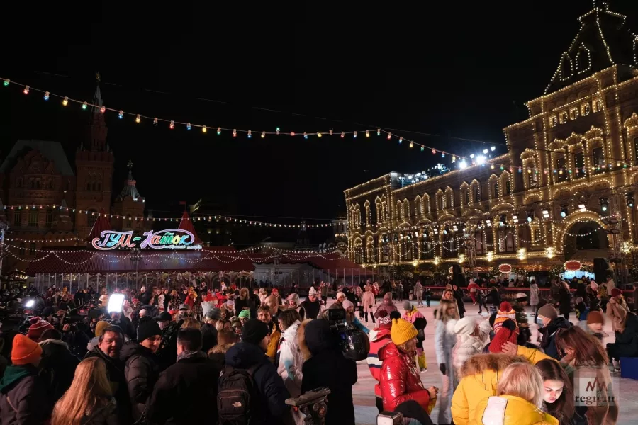 Гум Каток в Москве: Каток, Коньки,