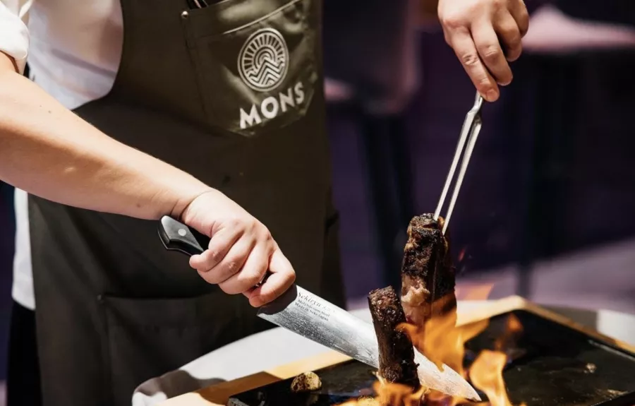 Ресторан Mons в Красной Поляне: Ресторан, Покушать, Вид на горы, Вкусно поесть,