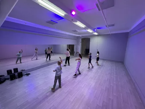 K-pop танцы "KDome studio"