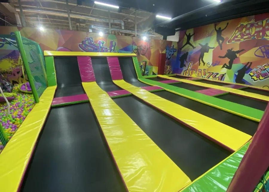 Батутный парк HappyVille в Краснодаре: Детский центр, Батут, Игры,