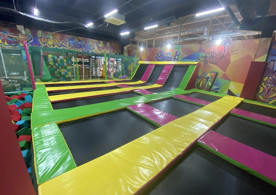 Батутный парк HappyVille в Краснодаре: Детский центр, Батут, Игры,