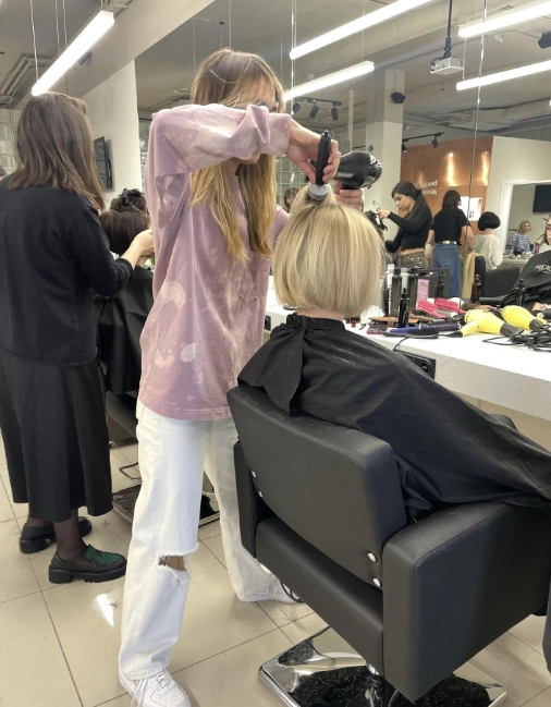Бьюти-коворкинг BEAUTY CAMP в Краснодаре: Бьюти-ковркинг, Рабочее место, Кухня, Зона отдыха, Бар, Лекторий, Для мастеров индустрии красоты, Фриланс,