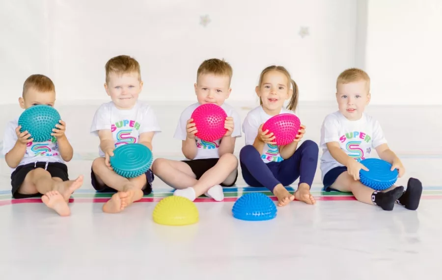 Центр физического развития для детей SuperДетки на Кореновской в Краснодаре: Детский центр, Гимнастика, Детям, Акробатика, Игры,