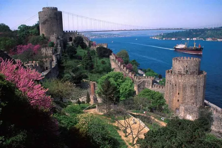 Крепость Румелихисар (Rumeli Hisarı) в Стамбуле: Экскурсии, Крепости Стамбула, Старый город, История Стамбула,