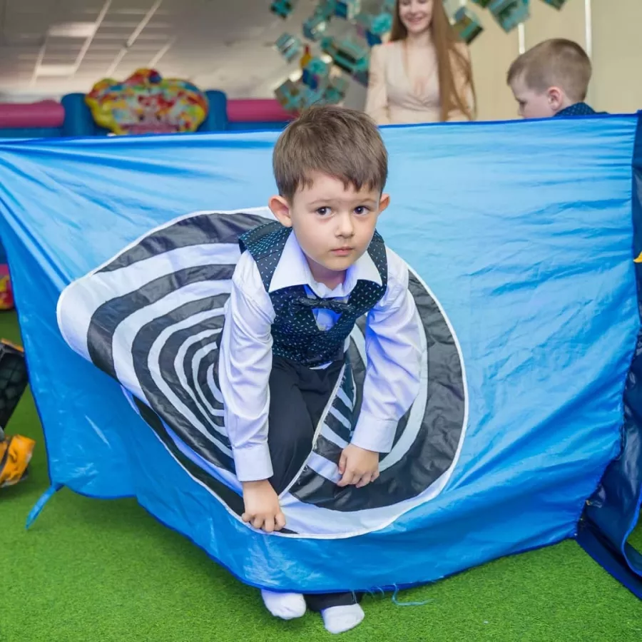 Детская игротека Страна чудес в Краснодаре: Мероприятия, Детский центр, Аниматоры, Батут, Лабиринт, Фото, Игры,