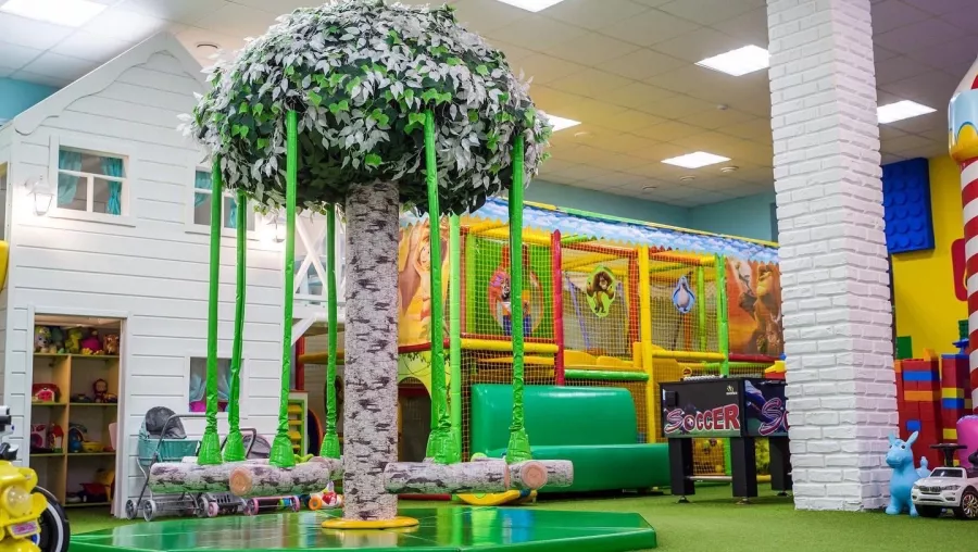 Детская игротека Страна чудес в Краснодаре: Мероприятия, Детский центр, Аниматоры, Батут, Лабиринт, Фото, Игры,