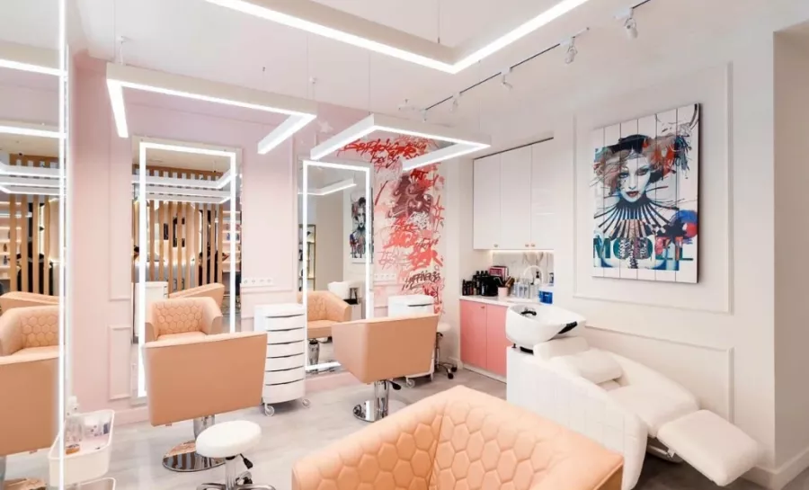 Салон красоты 13 Beauty by Timati в Краснодаре: Салон красоты, Брови, Ресницы, Стрижки, Волосы, Причёски, Педикюр, Маникюр, Ногти, Макияж, Укладки,