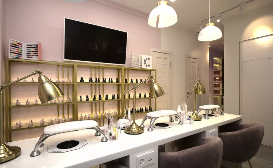 Салон красоты 13 Beauty by Timati в Краснодаре: Салон красоты, Брови, Ресницы, Стрижки, Волосы, Причёски, Педикюр, Маникюр, Ногти, Макияж, Укладки,