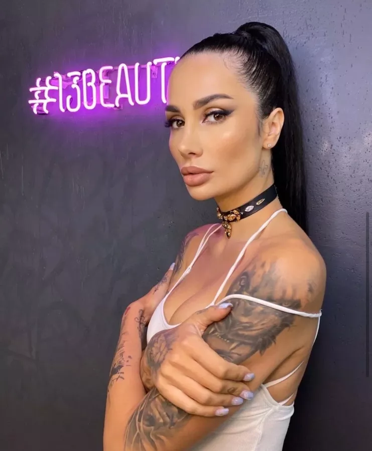 Салон красоты 13 Beauty by Timati в Краснодаре: Салон красоты, Брови, Ресницы, Стрижки, Волосы, Причёски, Педикюр, Маникюр, Ногти, Макияж, Укладки,