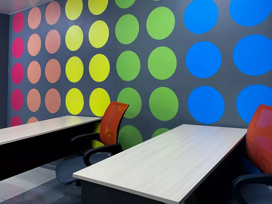 Коворкинг-центр Локация в Краснодаре: Коворкинг, Рабочее место, Конференц-зал, Оборудование, Кухня, Разное,