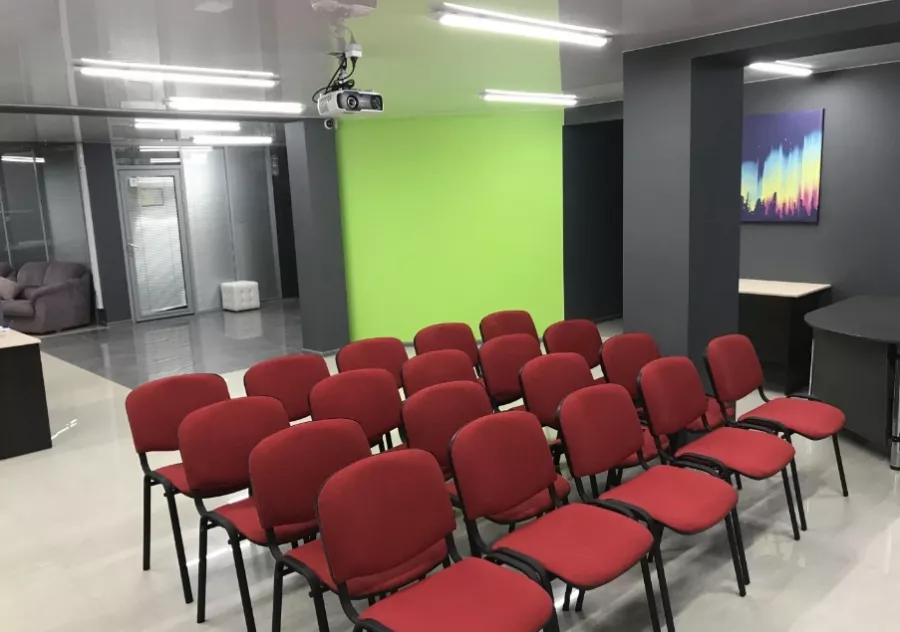 Коворкинг-центр Локация в Краснодаре: Коворкинг, Рабочее место, Конференц-зал, Оборудование, Кухня, Разное,