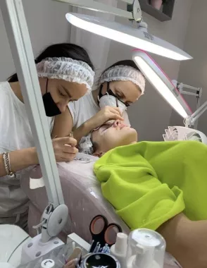 Студия наращивания ресниц "Lash Zone"
