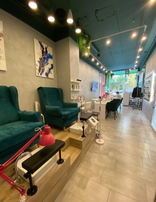 Ногтевая студия Bazza Nails в Краснодаре: Студия красоты, Маникюр, Педикюр, Ногти, Наращивание ногтей, Восстановление ногтей, Брови, Визаж, Причёски,