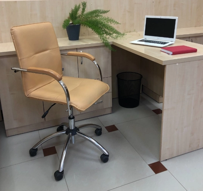 Коворкинг-центр Co-Place в Краснодаре: Коворкинг, Лекционный зал, Парковка, Оборудование, Рабочее место, Офис, Переговорная комната,