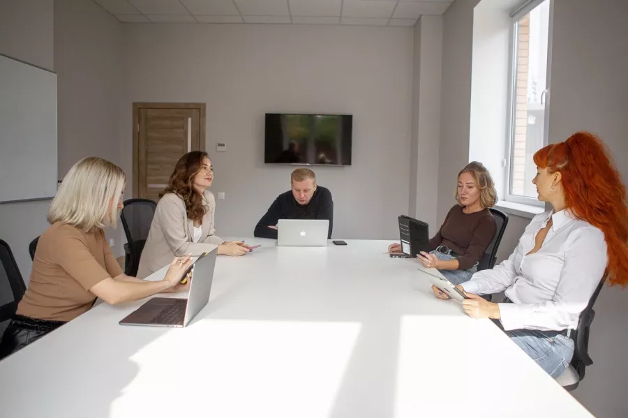 Коворкинг Work Time в Краснодаре: Коворкинг, Рабочее место, Пространство для работы, Переговорная комната, Зона кофе-брейка, Фриланс, Оргтехника, Бесплатный интернет,