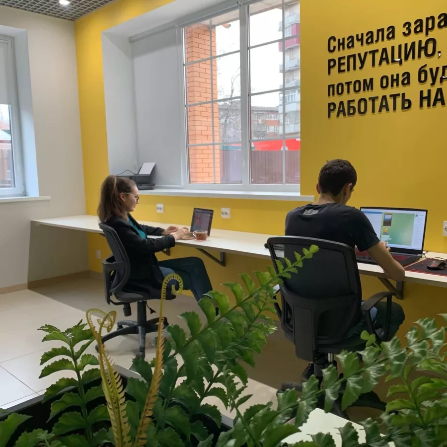 Коворкинг Work Time в Краснодаре: Коворкинг, Рабочее место, Пространство для работы, Переговорная комната, Зона кофе-брейка, Фриланс, Оргтехника, Бесплатный интернет,