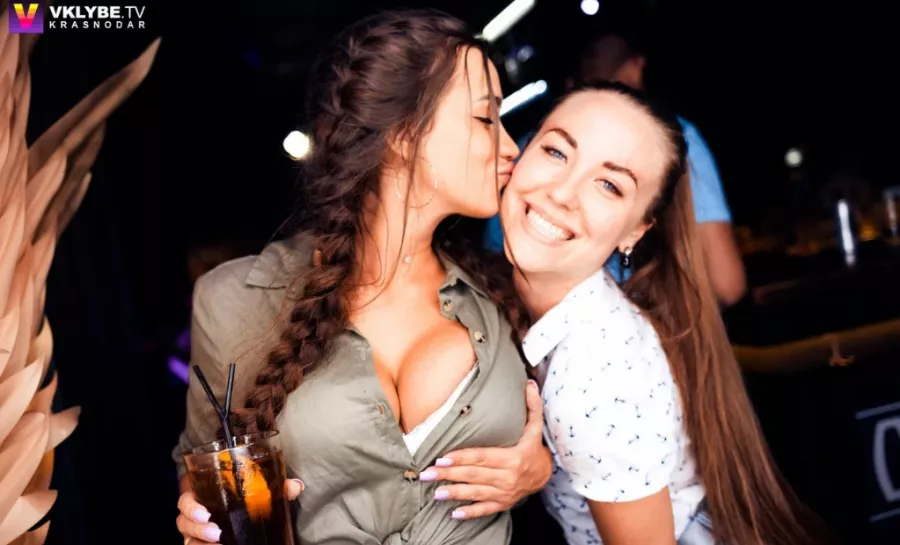 Ночной клуб Beat love в Краснодаре: Бар, Коктейли, Танцы, Не пропусти, Мероприятия, Вкусная Еда, Танцпол, Ночной клуб,