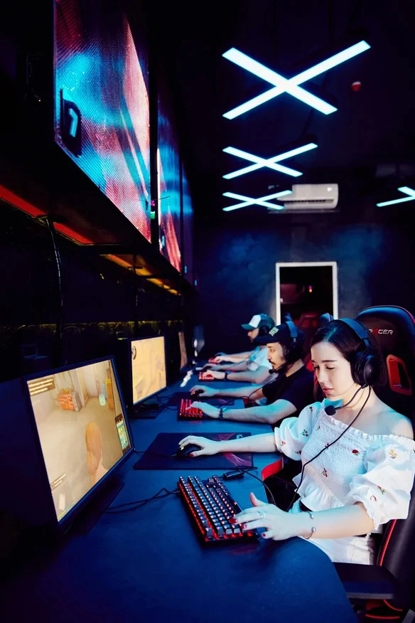 Киберарена UTTproArena в Краснодаре: Компьютерный клуб, Компьютерные игры, ПК, Удобные кресла, VIP-залы, Круглосуточно, Игровые приставки, PS5, Лаундж-зоны, Зона для игры в мафию, Настольные игры, Игровые автоматы, Вкусная Еда,