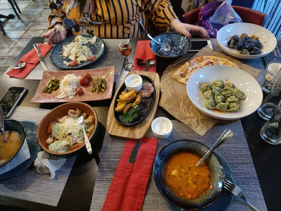 Кафе Сметана в Москве: Европейская кухня, Пицца, Бургеры, Супы,