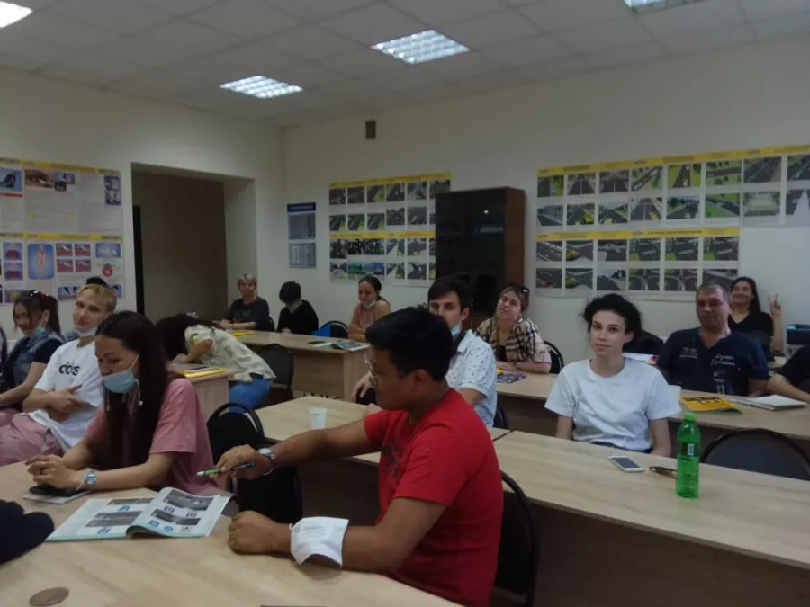Автошкола Мир в Москве: Автошкола, Вождение, Права на авто, Курсы по вождению,