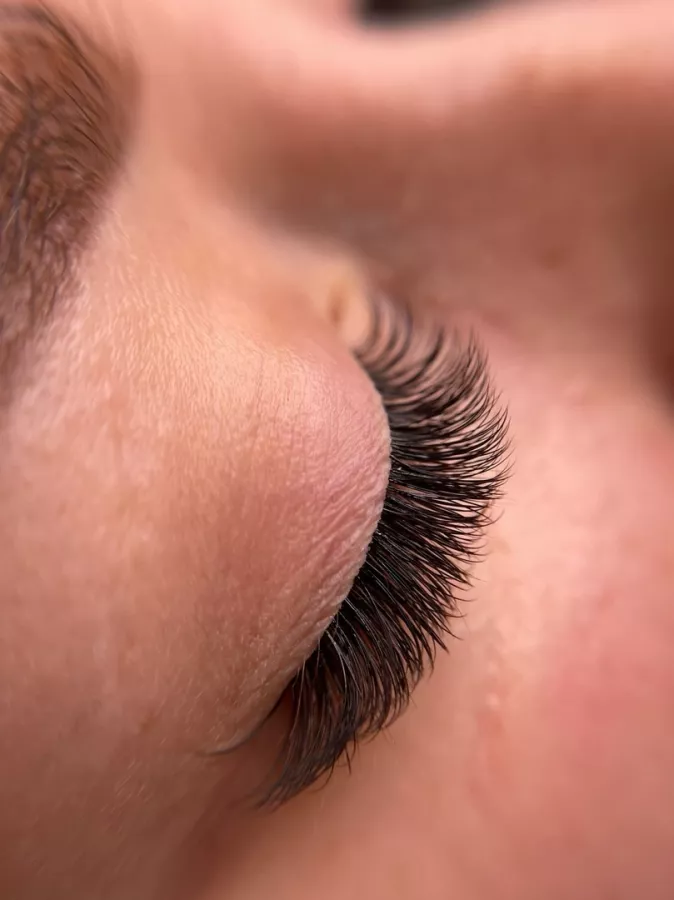 Студия ODA BROWS в Краснодаре: Наращивание ресниц, Макияж, Перманент бровей, Оформление бровей, Коррекция бровей, Окрашивание ресниц, Ламинирование ресниц,