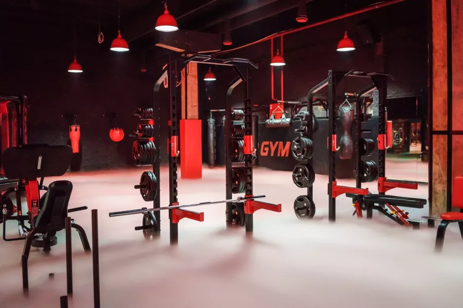 Фитнес-клуб 50 GYM в Краснодаре: Фитнес, Развиваться, Тренажёры, Бассейн, Групповые тренировки, Банный комплекс, Фито-бар,
