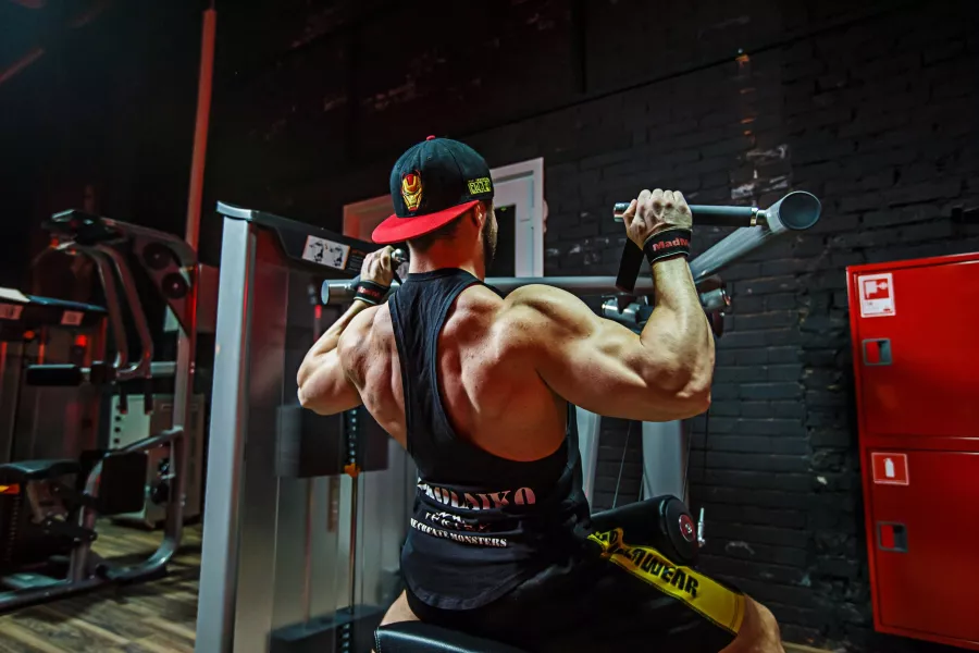 Фитнес-клуб 50 GYM в Краснодаре: Фитнес, Развиваться, Тренажёры, Бассейн, Групповые тренировки, Банный комплекс, Фито-бар,
