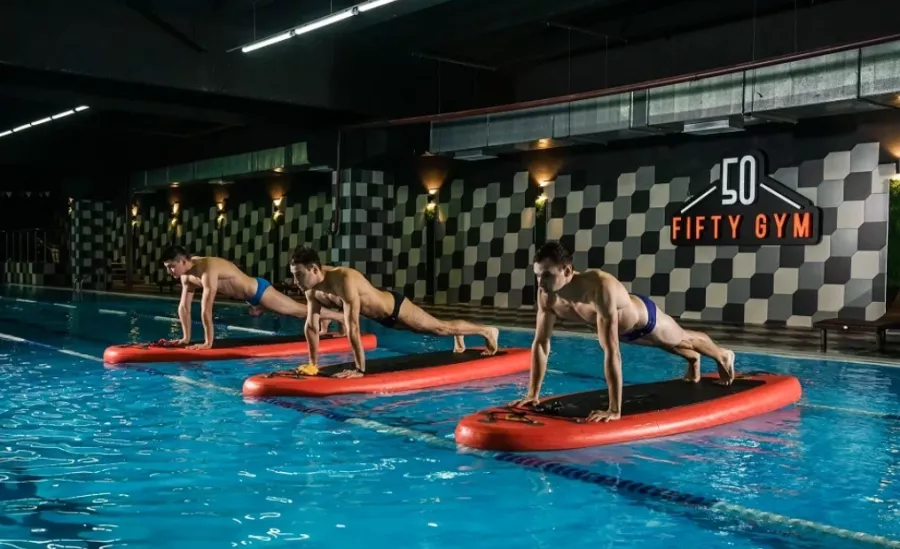 Фитнес-клуб 50 GYM в Краснодаре: Фитнес, Развиваться, Тренажёры, Бассейн, Групповые тренировки, Банный комплекс, Фито-бар,