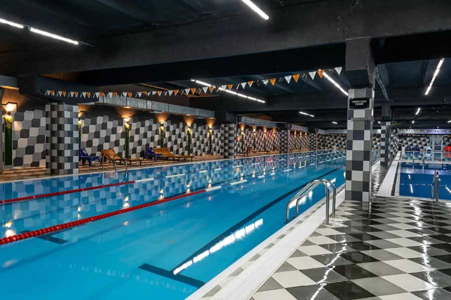 Фитнес-клуб 50 GYM в Краснодаре: Фитнес, Развиваться, Тренажёры, Бассейн, Групповые тренировки, Банный комплекс, Фито-бар,
