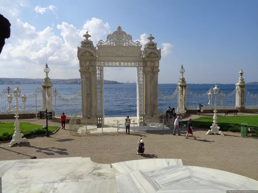 Дворец Долмабахче ( Dolmabahce Sarayi) в Стамбуле: Дворец Стамбул, История Стамбула, Старый город, Резиденция ,
