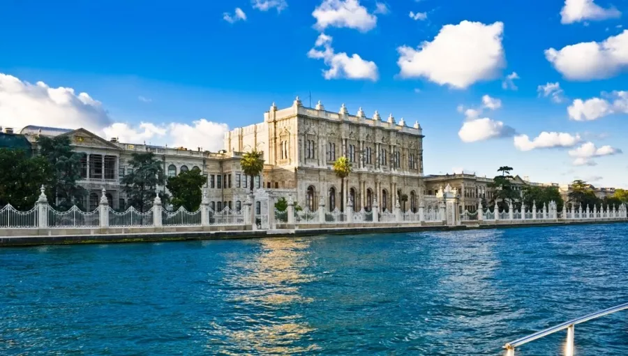 Дворец Долмабахче ( Dolmabahce Sarayi) в Стамбуле: Дворец Стамбул, История Стамбула, Старый город, Резиденция ,
