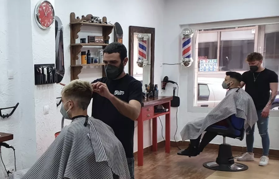 Парикмахерская Barbero Peluquero Ivan Huertas в Торревьехе: Волосы, Стрижка, Красота,
