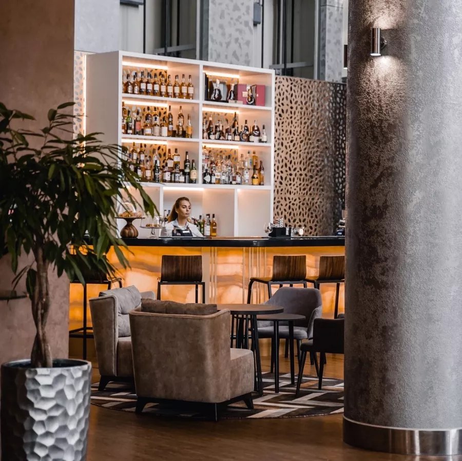 Отель Marriott 5* в Краснодаре: Отель, Номера, Жильё, Фитнес-центр, Бассейн, СПА, Рестораны, Конференц-залы, Переговорные комнаты,