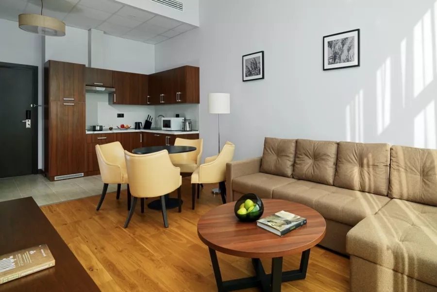 Отель Marriott 5* в Краснодаре: Отель, Номера, Жильё, Фитнес-центр, Бассейн, СПА, Рестораны, Конференц-залы, Переговорные комнаты,