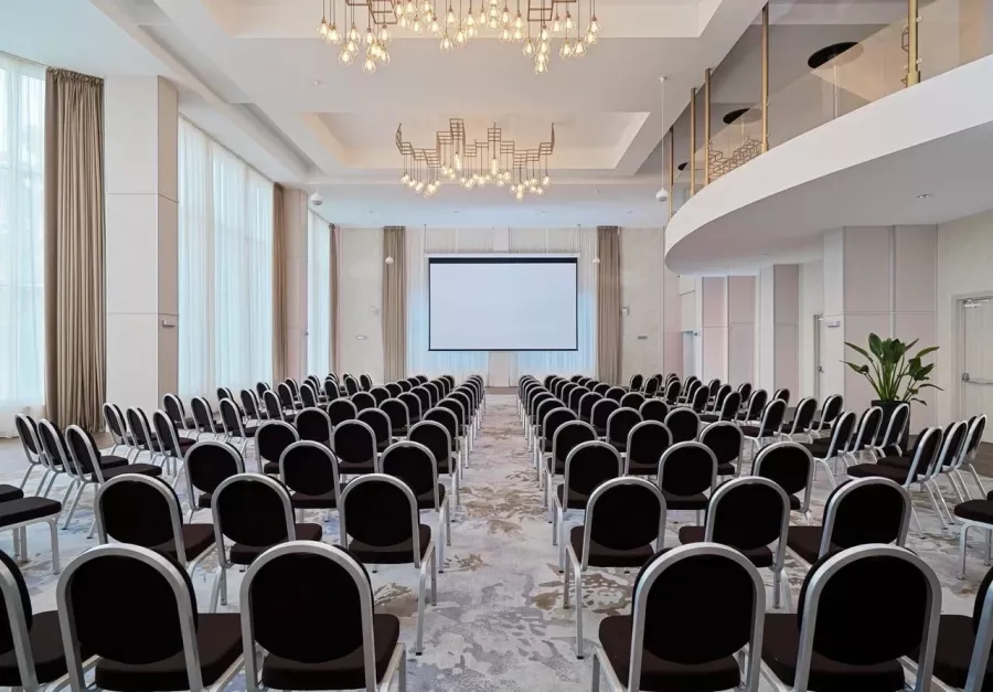 Отель Marriott 5* в Краснодаре: Отель, Номера, Жильё, Фитнес-центр, Бассейн, СПА, Рестораны, Конференц-залы, Переговорные комнаты,