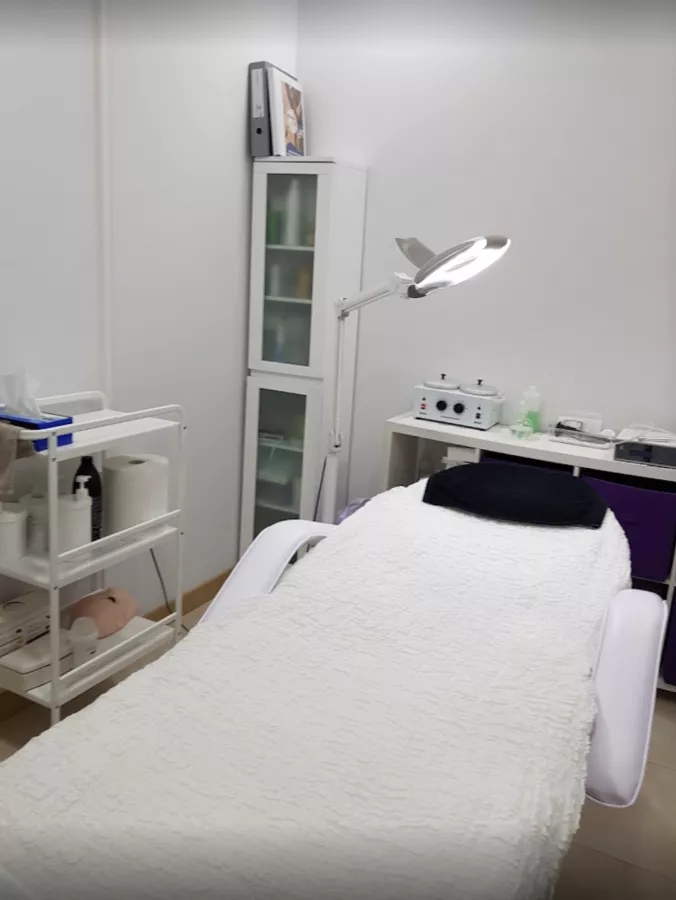 Салон красоты Esencia в Торревьехе: Волосы, Стрижка, Красота,