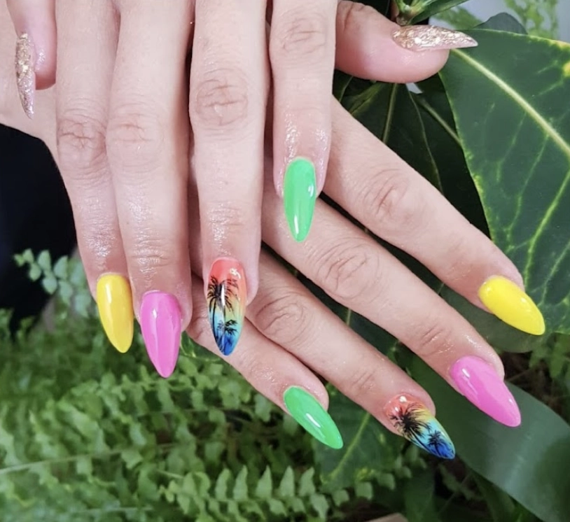 Салон красоты Esencia в Торревьехе: Волосы, Стрижка, Красота,