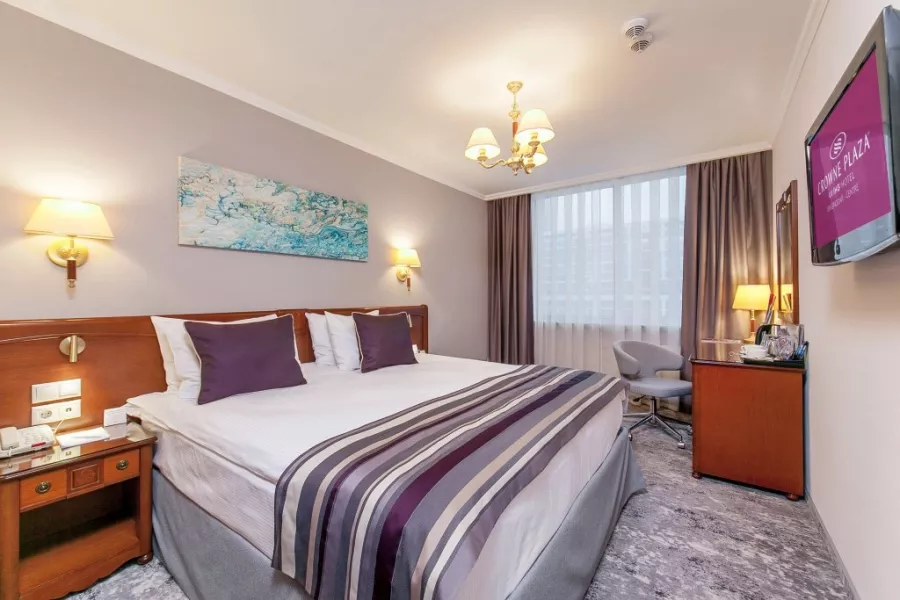 Отель Crowne Plaza Krasnodar 4* в Краснодаре: Отель, Номера, Жильё, Конференц-залы, Рестораны, Бизнес-зона, Фитнес-центр,