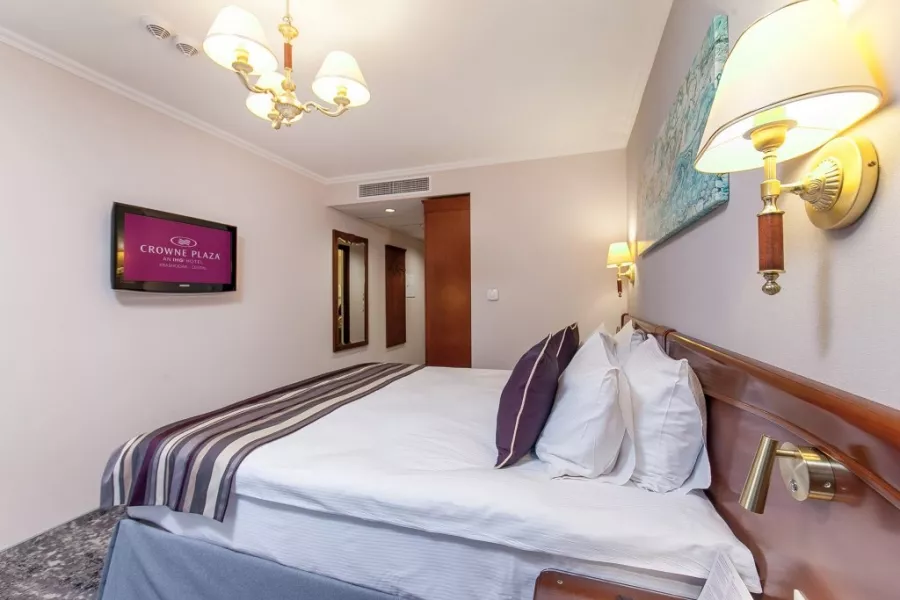 Отель Crowne Plaza Krasnodar 4* в Краснодаре: Отель, Номера, Жильё, Конференц-залы, Рестораны, Бизнес-зона, Фитнес-центр,