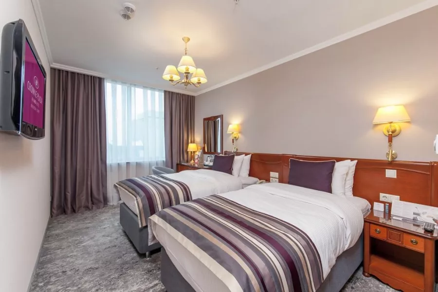 Отель Crowne Plaza Krasnodar 4* в Краснодаре: Отель, Номера, Жильё, Конференц-залы, Рестораны, Бизнес-зона, Фитнес-центр,