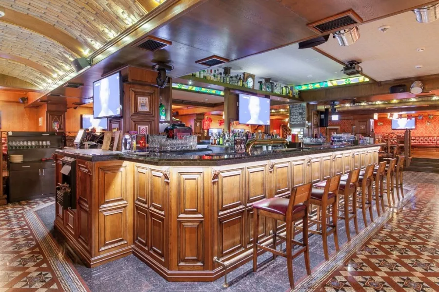 Отель Crowne Plaza Krasnodar 4* в Краснодаре: Отель, Номера, Жильё, Конференц-залы, Рестораны, Бизнес-зона, Фитнес-центр,