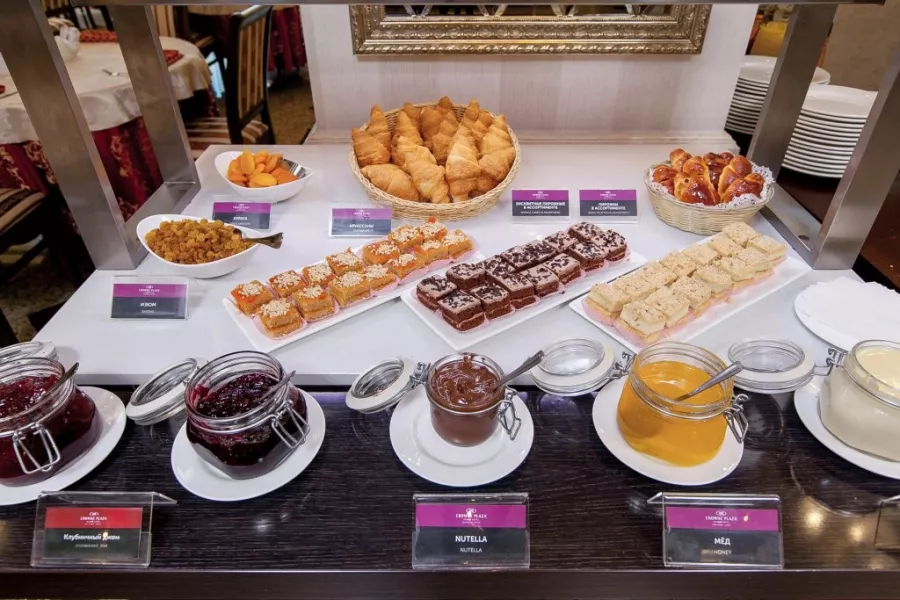 Отель Crowne Plaza Krasnodar 4* в Краснодаре: Отель, Номера, Жильё, Конференц-залы, Рестораны, Бизнес-зона, Фитнес-центр,