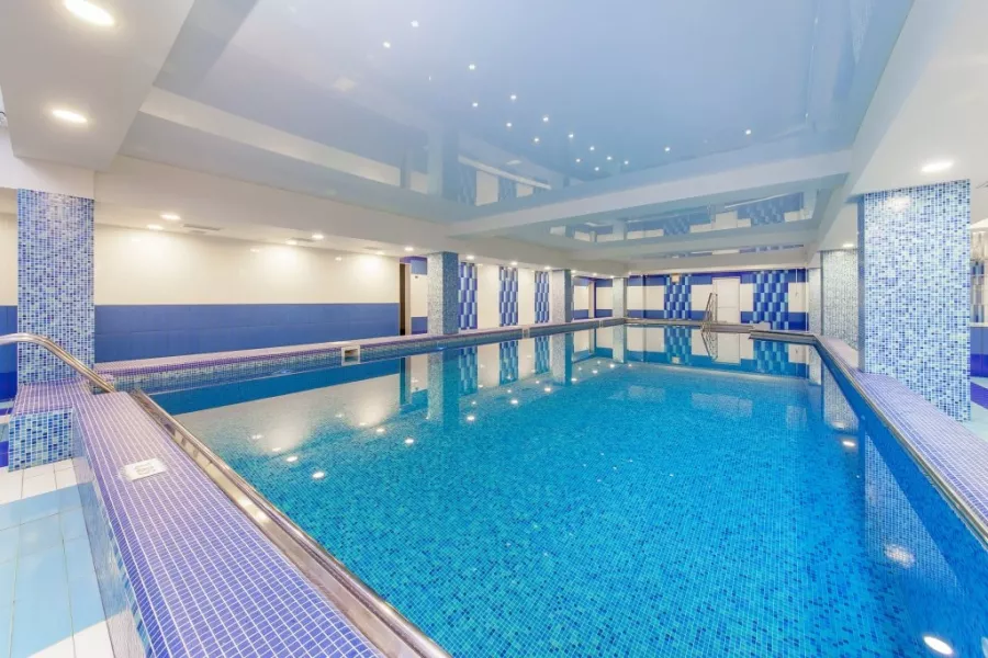 Отель Crowne Plaza Krasnodar 4* в Краснодаре: Отель, Номера, Жильё, Конференц-залы, Рестораны, Бизнес-зона, Фитнес-центр,