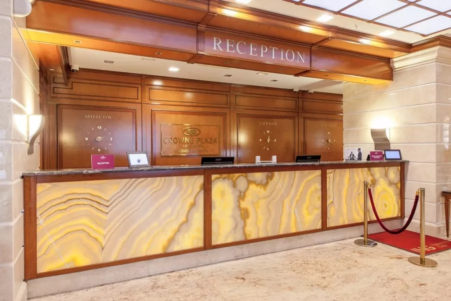 Отель Crowne Plaza Krasnodar 4* в Краснодаре: Отель, Номера, Жильё, Конференц-залы, Рестораны, Бизнес-зона, Фитнес-центр,